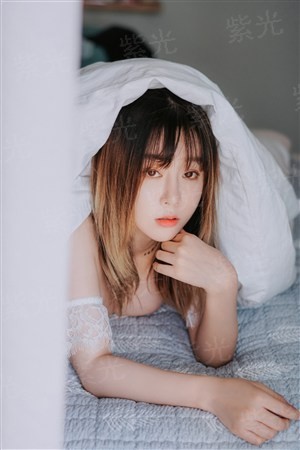 不扣钮的女孩免费播放神马